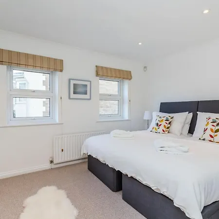 Modern Mews House With Free Parking Space, And Patio By Huluki Sussex Stays Brighton Exterior photo