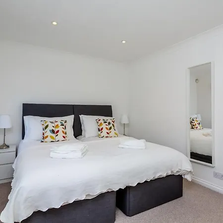 Modern Mews House With Free Parking Space, And Patio By Huluki Sussex Stays Brighton Exterior photo