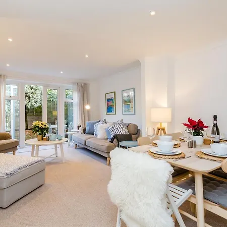 Modern Mews House With Free Parking Space, And Patio By Huluki Sussex Stays Brighton Exterior photo