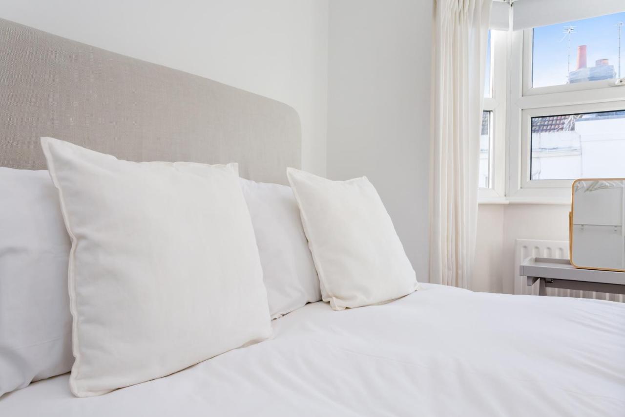 Holiday home Modern Mews House With Free Parking Space, And Patio By Huluki Sussex