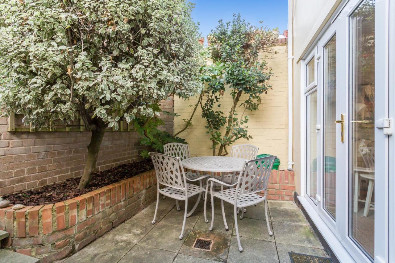 Holiday home Modern Mews House With Free Parking Space, And Patio By Huluki Sussex
